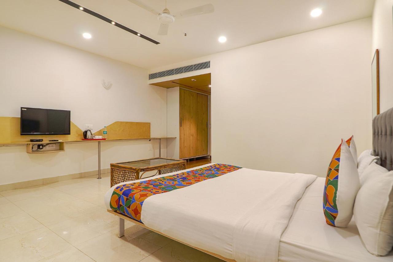 Fabhotel Aamantran & Banquet Halls - Nr Rtc X Roads Metro Station Hyderabad Exterior foto