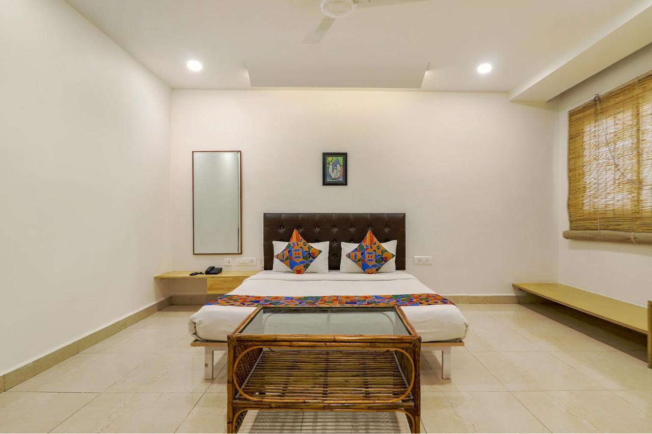 Fabhotel Aamantran & Banquet Halls - Nr Rtc X Roads Metro Station Hyderabad Exterior foto