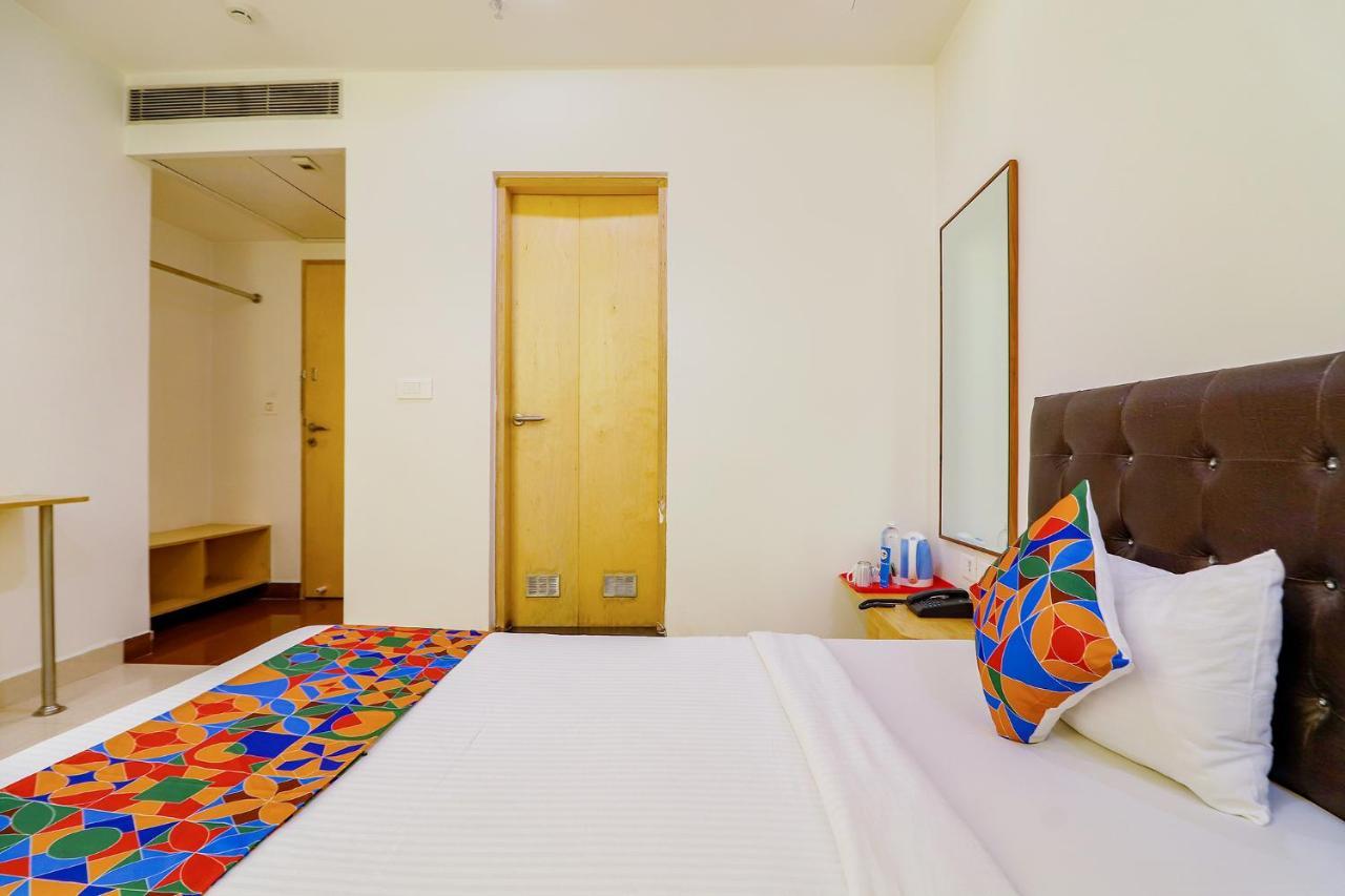 Fabhotel Aamantran & Banquet Halls - Nr Rtc X Roads Metro Station Hyderabad Exterior foto