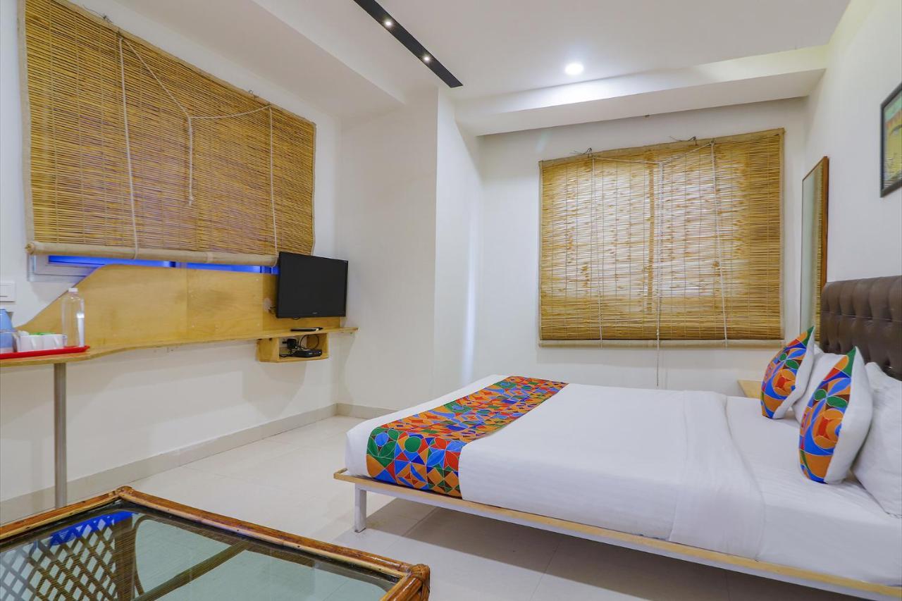 Fabhotel Aamantran & Banquet Halls - Nr Rtc X Roads Metro Station Hyderabad Exterior foto